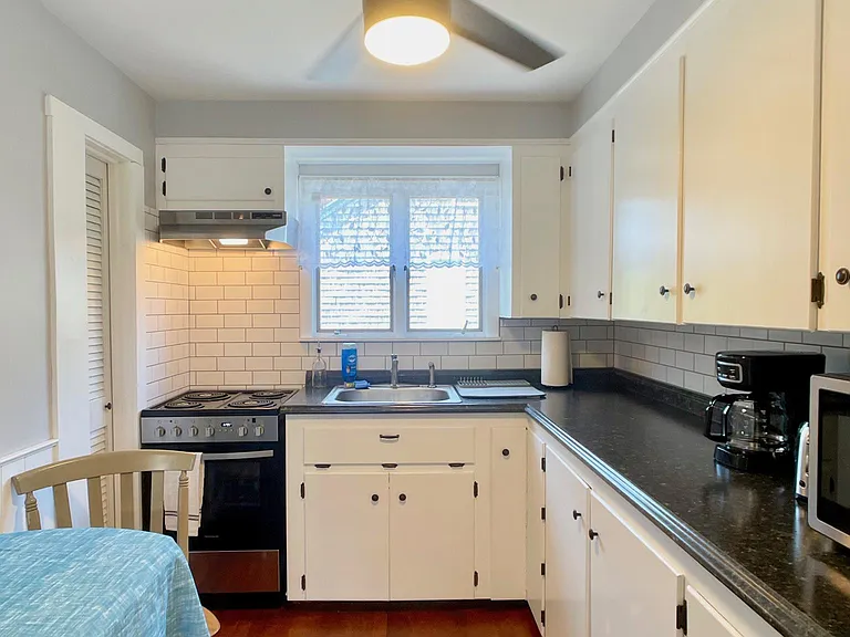 531 Green End Ave #2 — Photo 8
