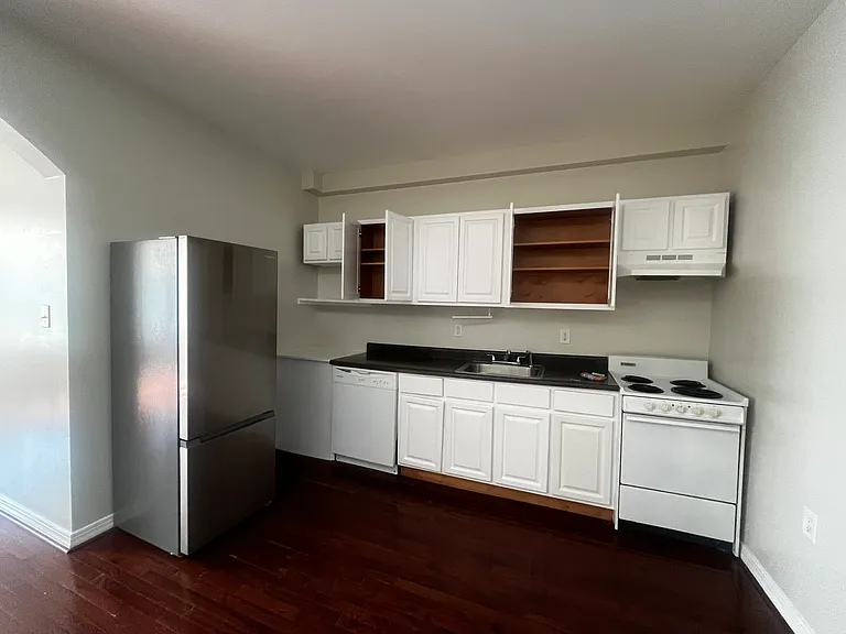 712 Saint Paul St #5 — Photo 4