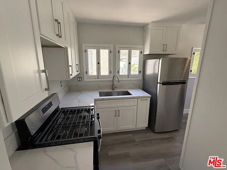 92 S Sunnyslope Ave — Photo 3