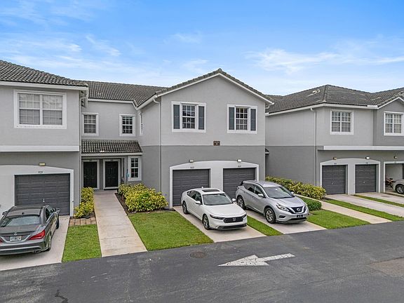 3rd image of 3122 Grandiflora Drive