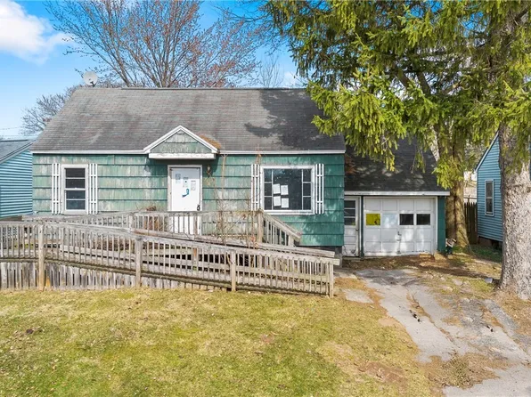 718 Libby St, Liverpool, NY 13088