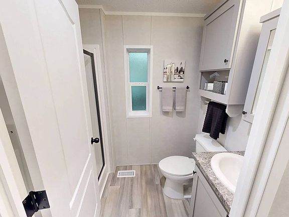4th image of 102 E 25th Ave #123B