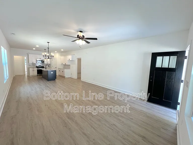 427 Mint St — Photo 3