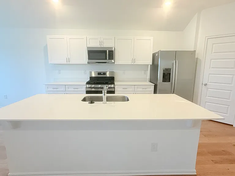 4005 Dutch Ln — Photo 16