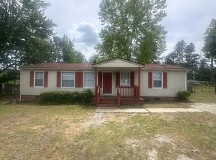 415 Dunrobin Dr, Raeford, NC 28376
