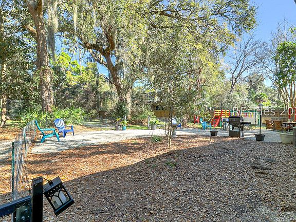 4th image of 10 Myrtle Island Rd
