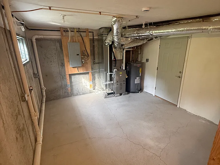 32 Chestnut St #1 — Photo 11
