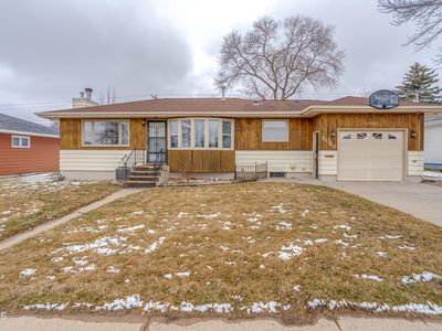 1046 N 29th St, Bismarck, ND, 58501