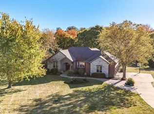 1055 Bear Cub Dr, Cicero, IN 46034