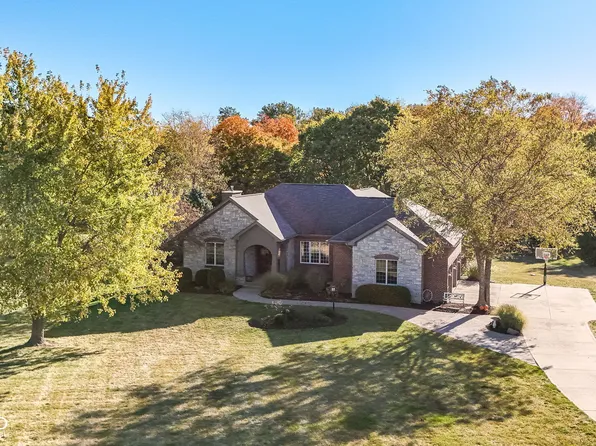 1055 Bear Cub Dr, Cicero, IN 46034