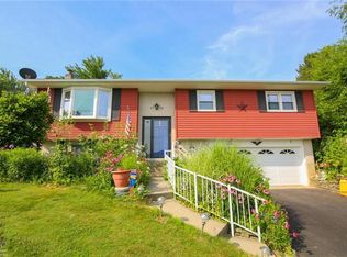 559 Bauer Rd, Bath, PA 18014