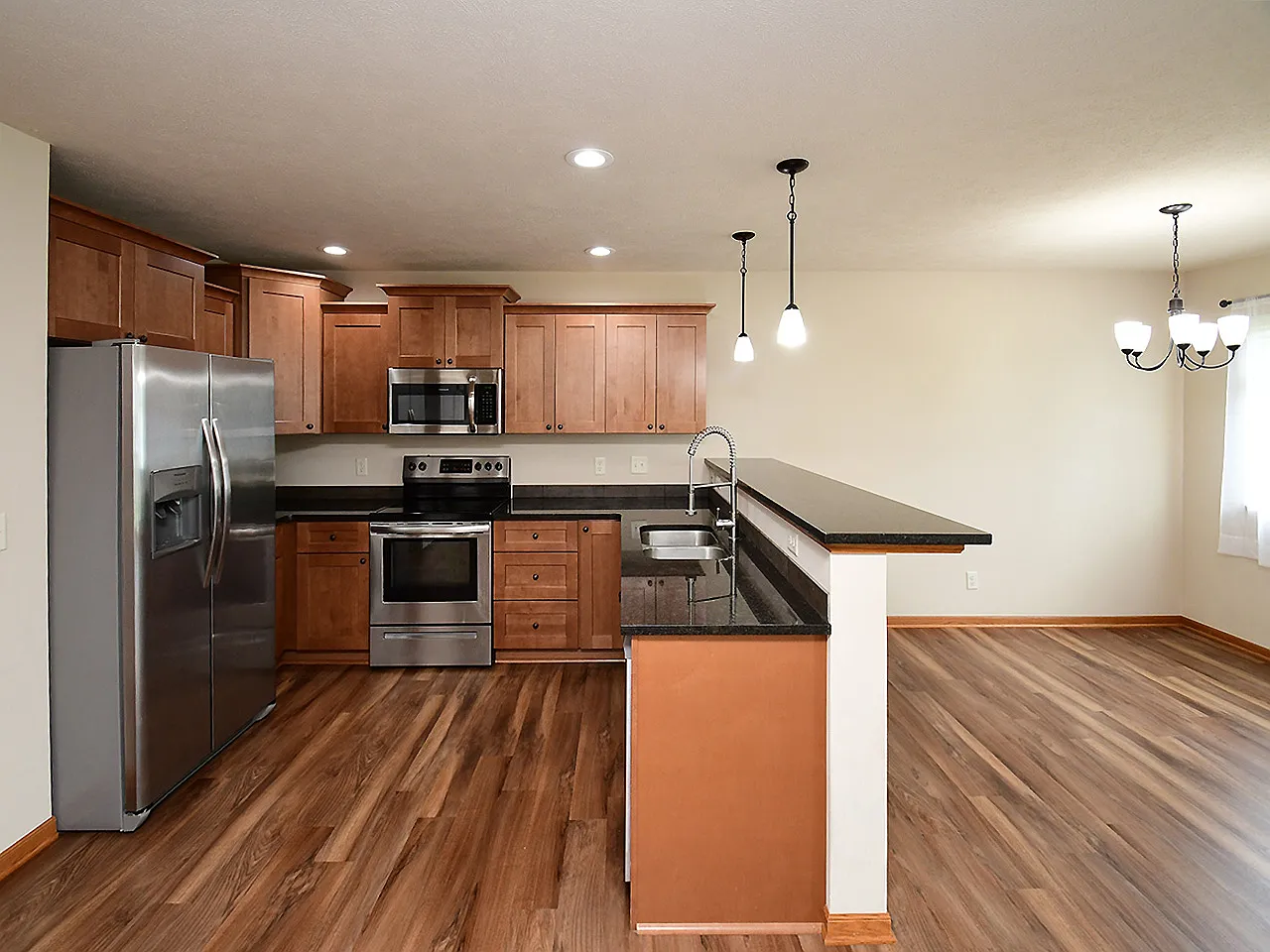 3 bed, 2.5 bath, 1739 sqft, $1,925 — Photo 1