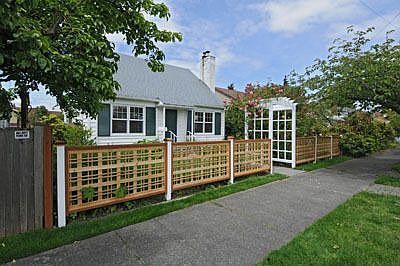 Charming home located across Green Lake Reservoir!