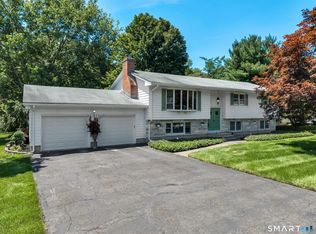 73 Rolling Ridge Rd, Hamden, CT 06518