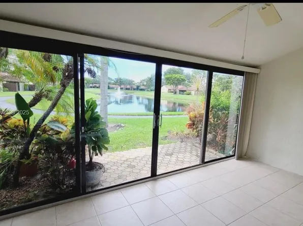 1025 Green Pine Blvd APT B, West Palm Beach, FL 33409