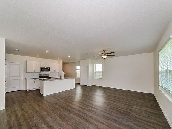 4th image of 4025 Shady Foxtail Ct