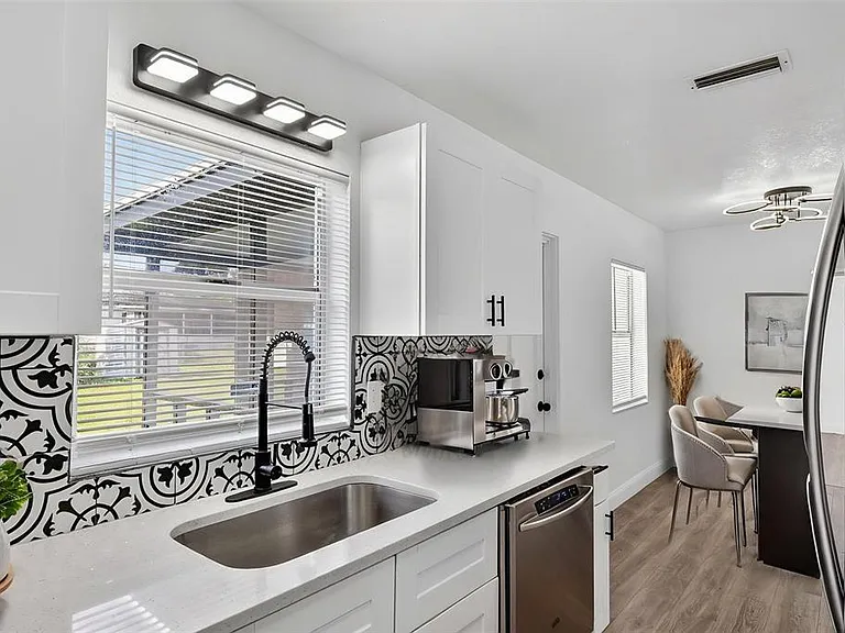 3034 Touraine Ave — Photo 27