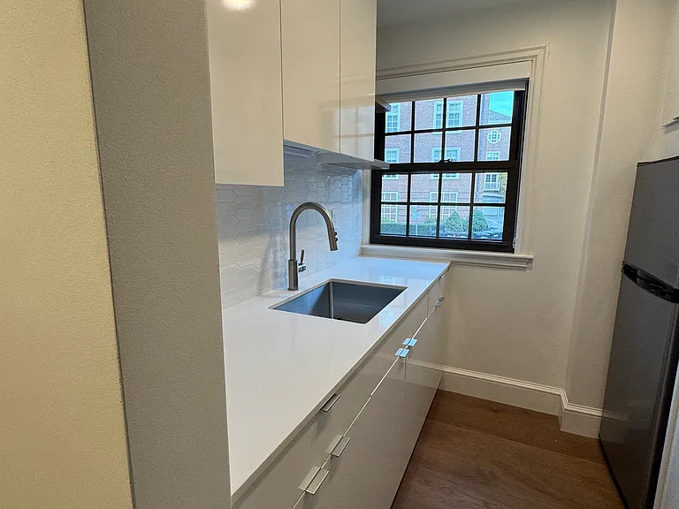 1202 Massachusetts Ave — Photo 12