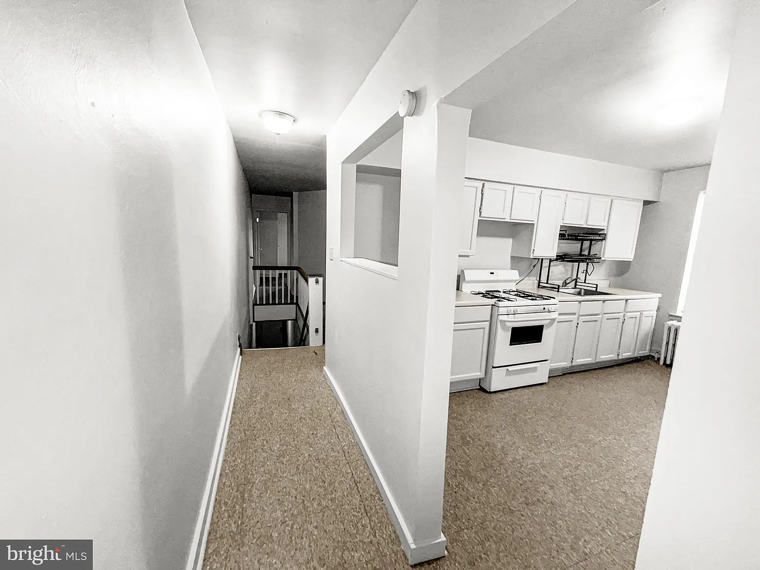 2 bed, 1944 sqft, $1,250 — Photo 4