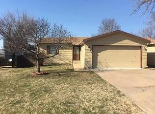 212 W Overlook Dr, Derby, KS 67037