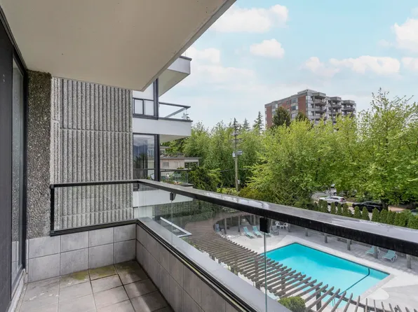2370 W 2nd Ave #408, Vancouver, BC V6K 1J2