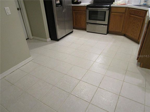 5th image of 12945 Kings Crossing Dr