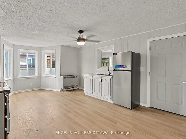 728 Laval St — Photo 1