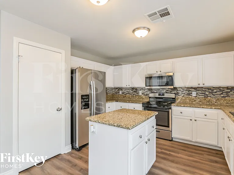 1573 Alpine Hills Ave — Photo 7