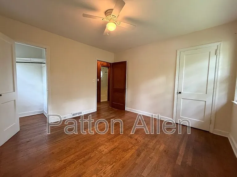 110 Locust Ct — Photo 18