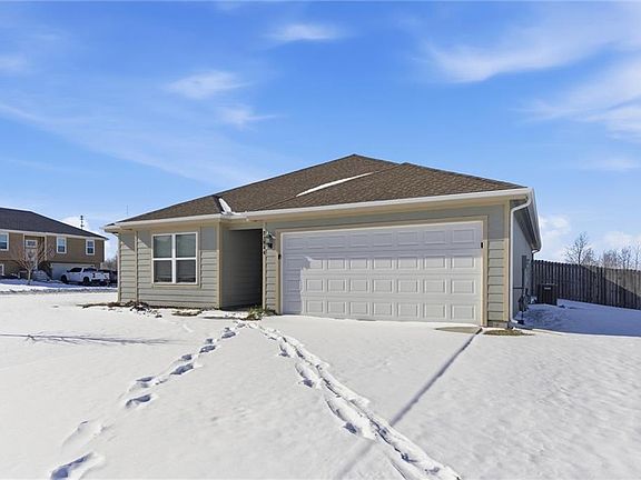 3rd image of 21844 Franklin St