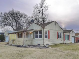 1300 Sunrise Dr, Salina, KS 67401