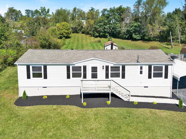 1030 Church St NE, Christiansburg, VA 24073