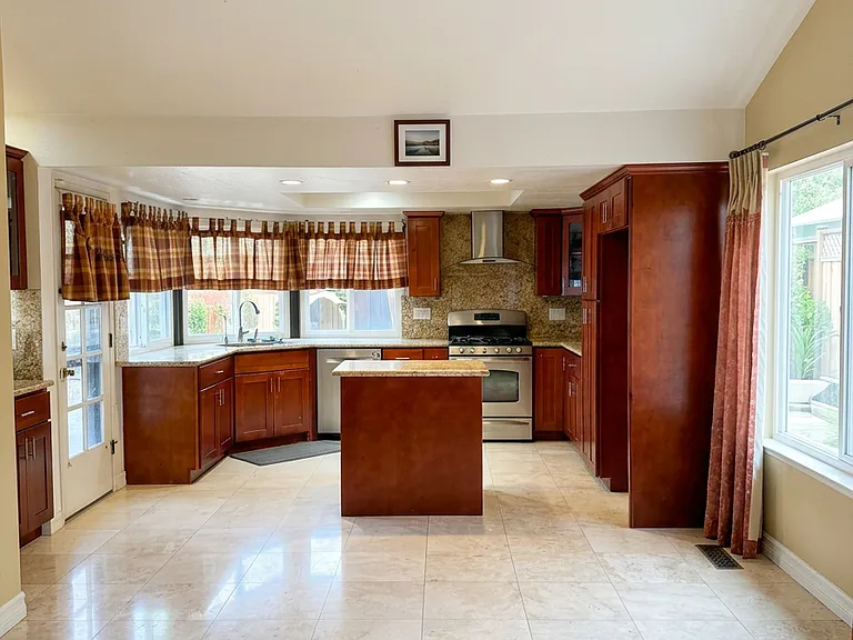 4104 Amos Way — Photo 13