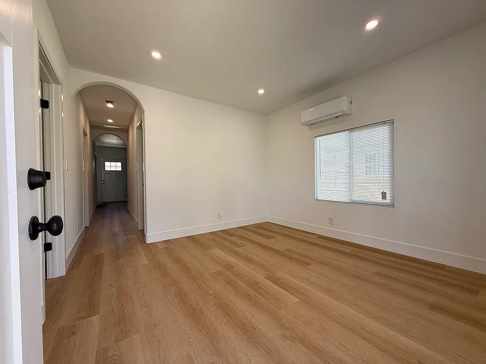 339 N McDonnell Ave