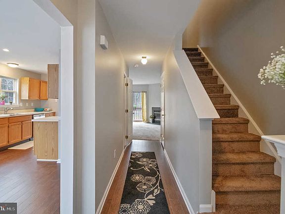 5th image of 75 Louis James Ct