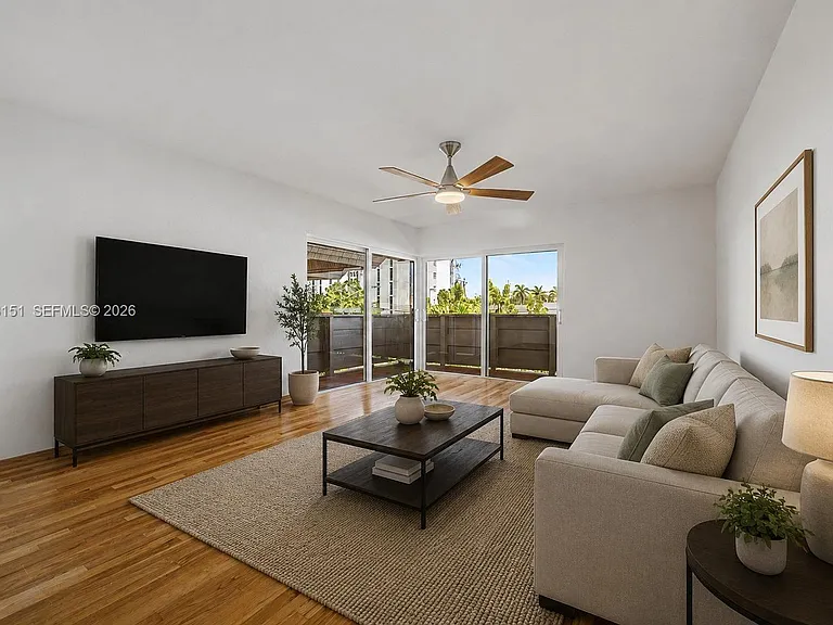 1205 Mariposa Ave #415 — Photo 3