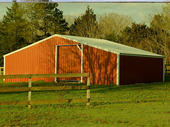 3rd image of 122 County Road 410