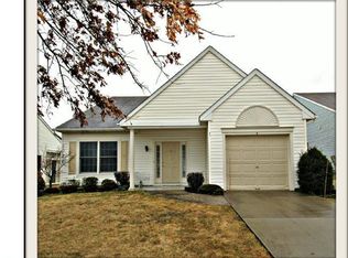 4 Covered Bridge Cir, Columbus, NJ 08022