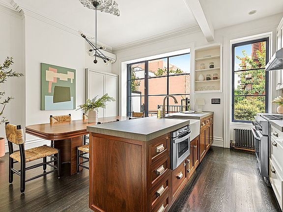 3rd image of 389 Classon Ave