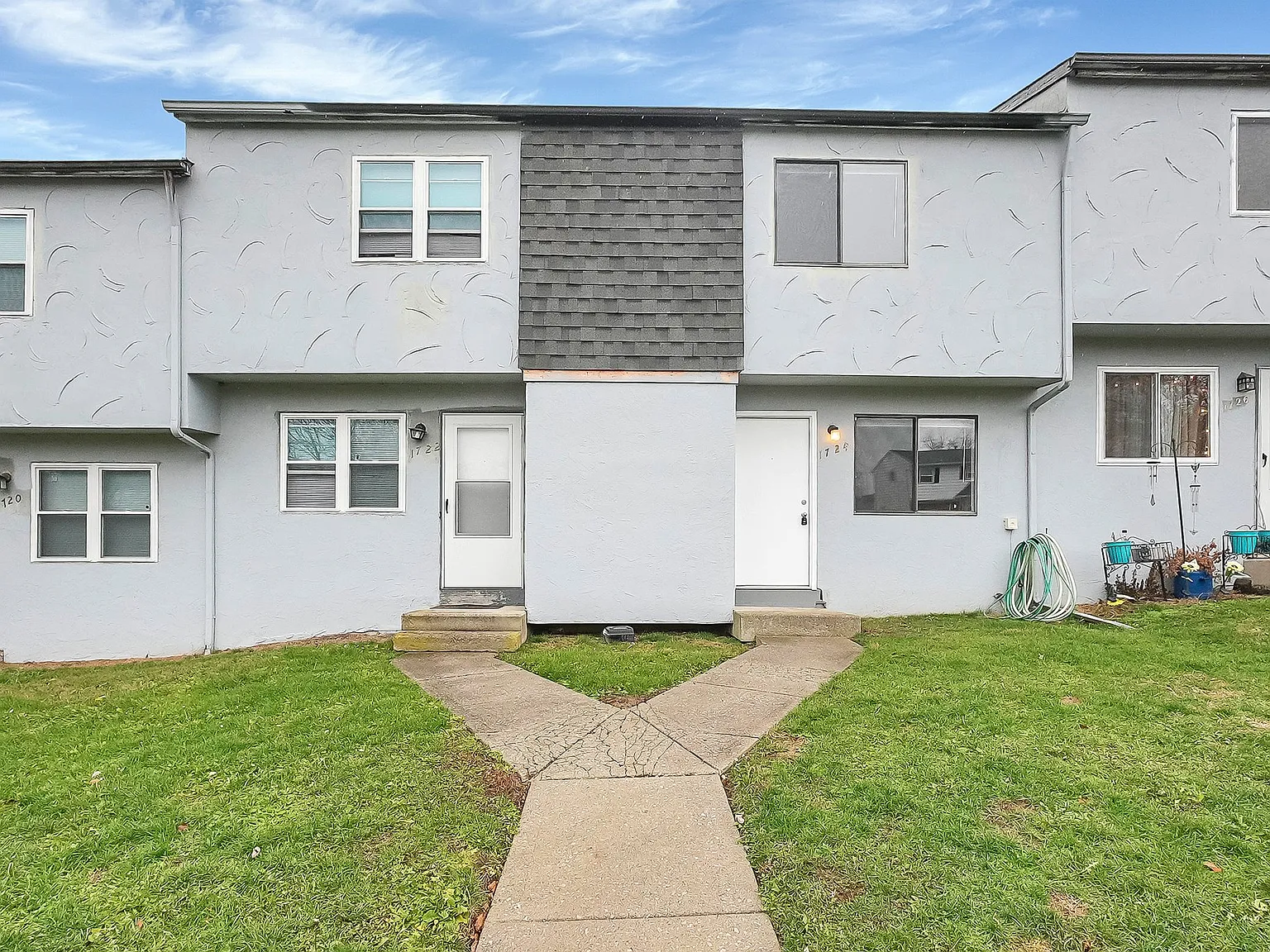 Riverbend Rd Apts - 1726 — Photo 2