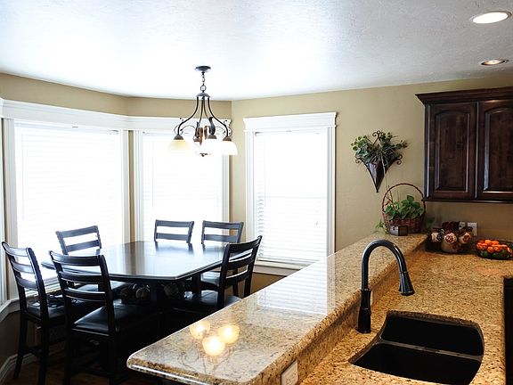 4th image of 288 Seagull Dr