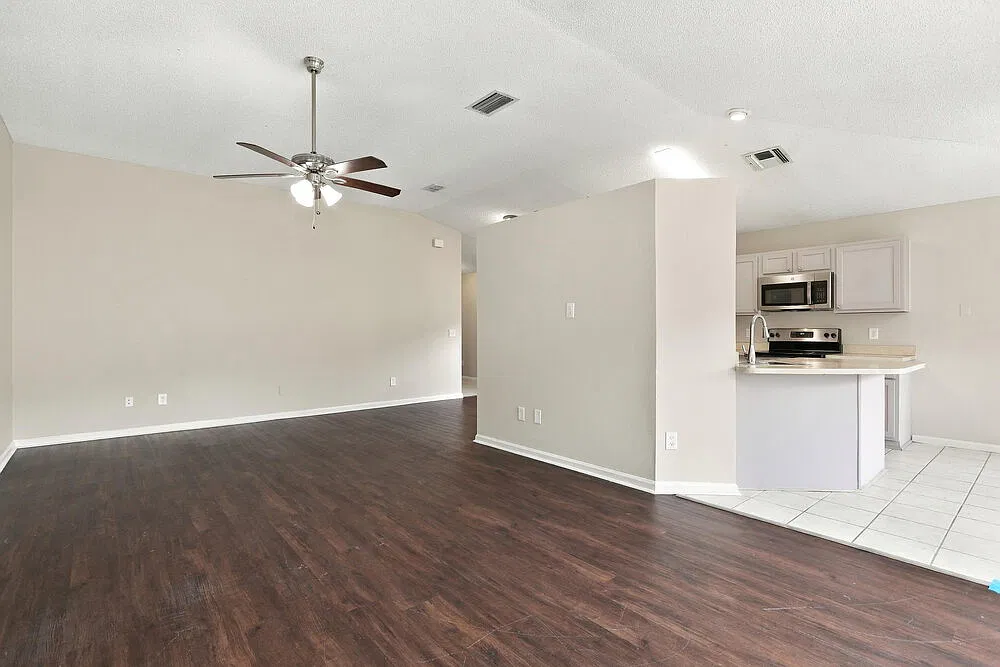 3 bed, 2.0 bath, 1451 sqft, $1,765 — Photo 4