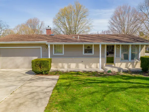 1402 Westchester Dr, North Manchester, IN 46962