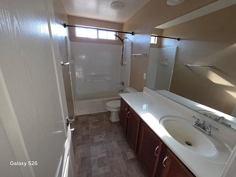 21091 E Munoz St — Photo 10