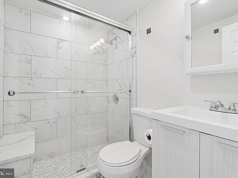 2101 Chestnut St #17-1412 — Photo 12