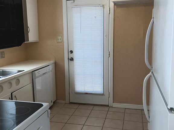 4th image of 1722 Hasley Dr