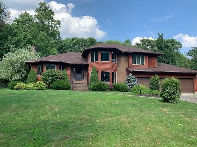1st image of 141 White Oak Dr