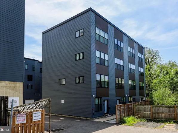 443 Shurs Ln APT 16, Philadelphia, PA 19128