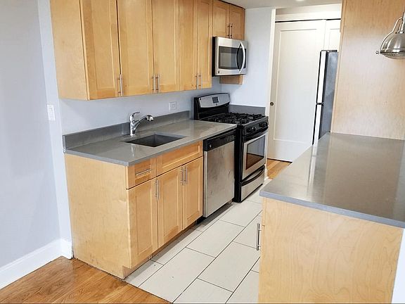3rd image of 2040 Bruckner Blvd APT 8G