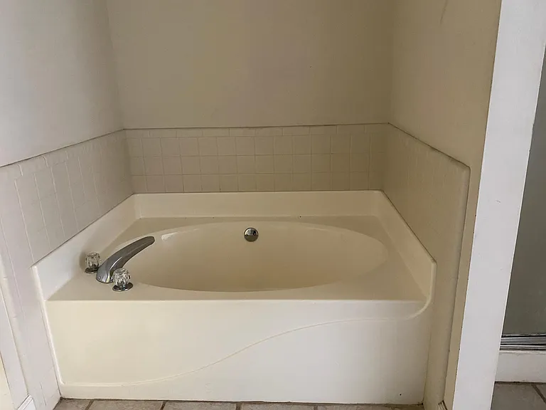3700 Roswell Pl — Photo 2